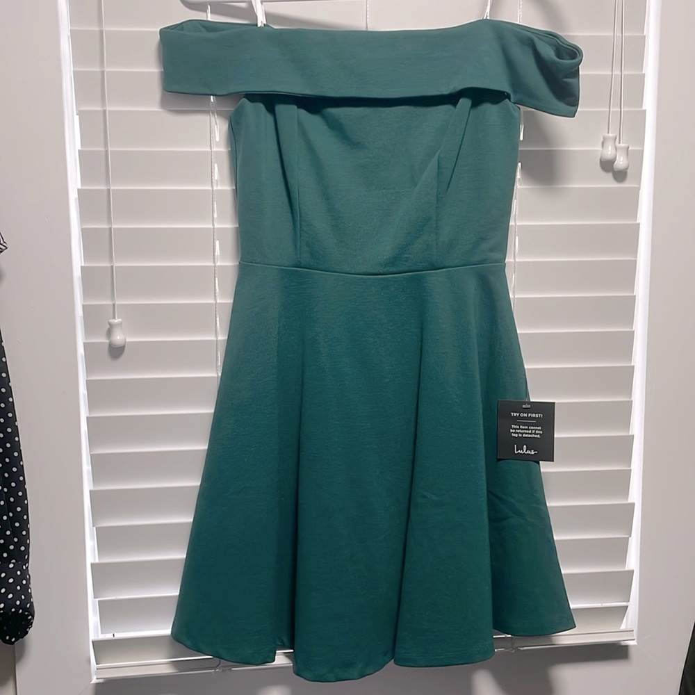 NWT Lulu’s green strapless dress